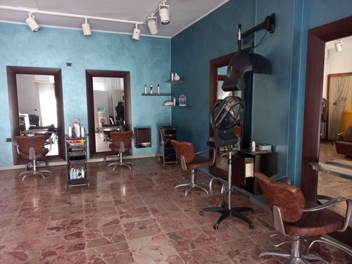 Arredamento parrucchiera in - da,